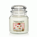 Strawberry Buttercream Yankee Candle 14.5 oz - NEW!
